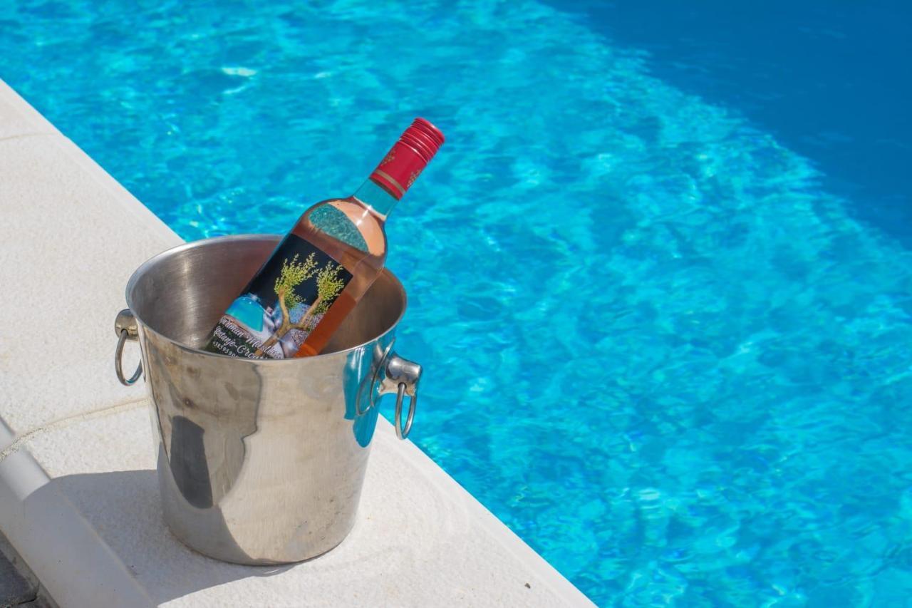 Village Holiday Apartman With Heated Pool Maslina Kostanje Εξωτερικό φωτογραφία