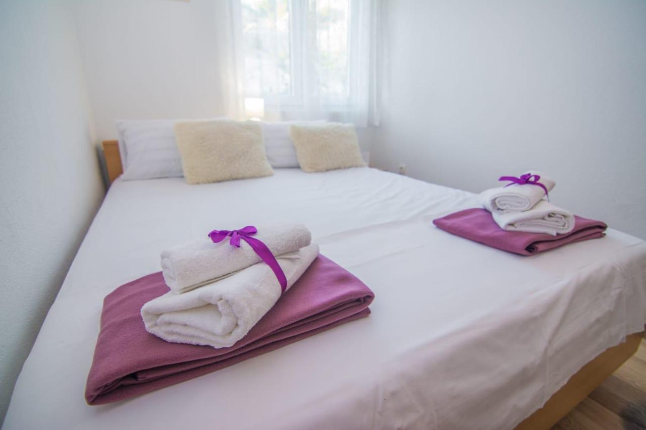 Village Holiday Apartman With Heated Pool Maslina Kostanje Εξωτερικό φωτογραφία