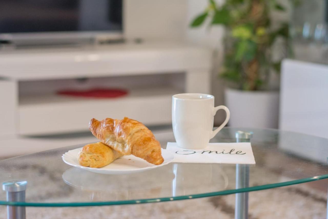 Village Holiday Apartman With Heated Pool Maslina Kostanje Εξωτερικό φωτογραφία
