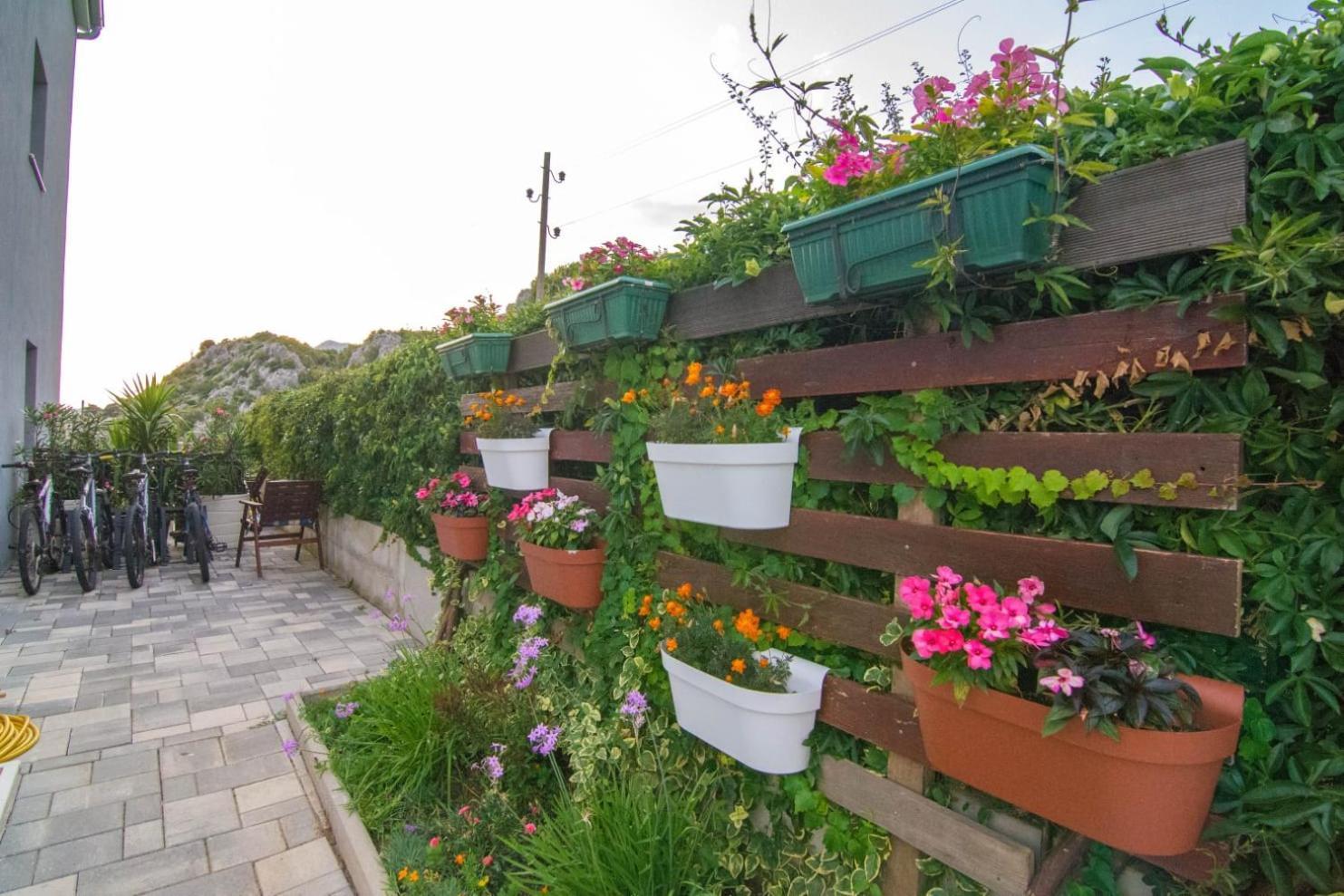 Village Holiday Apartman With Heated Pool Maslina Kostanje Εξωτερικό φωτογραφία